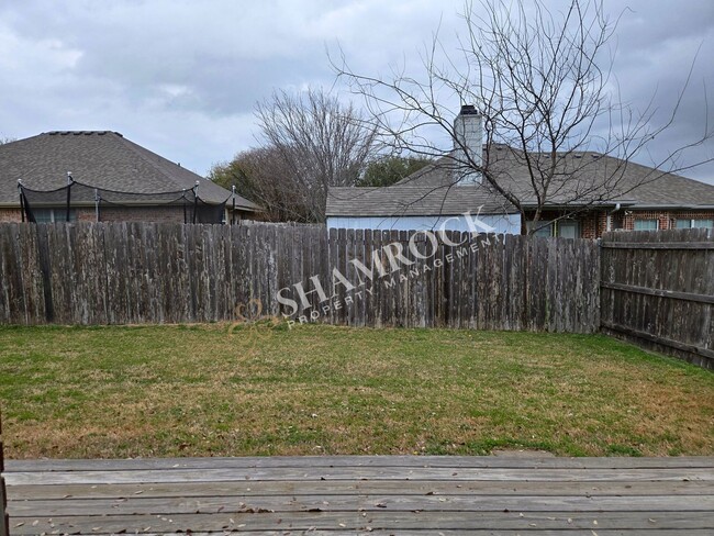 Building Photo - Cougar Ridge Duplex