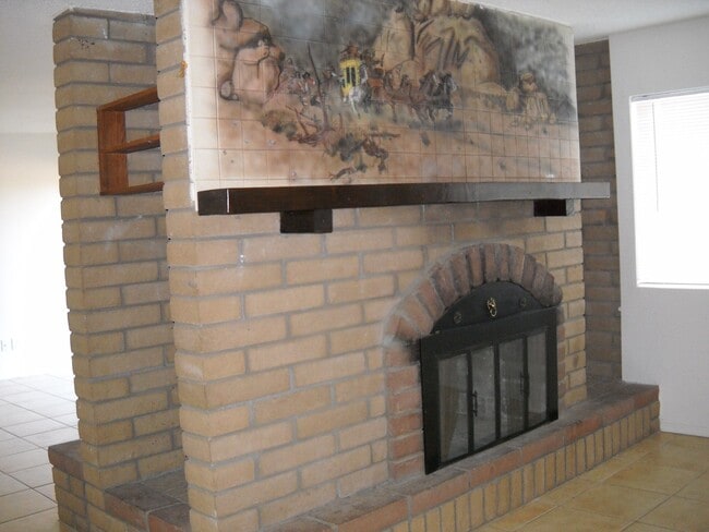 Building Photo - Great views on one acre.