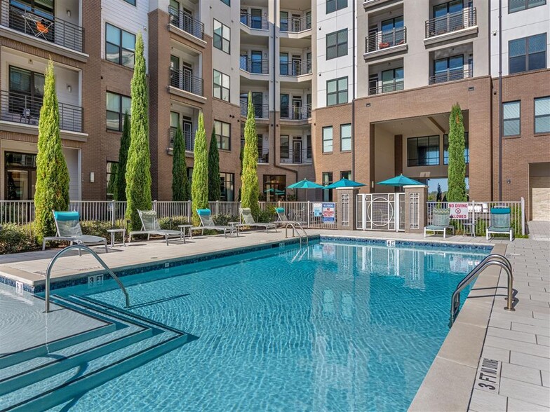 Marq at Crabtree - 4451 Vilana Rdg Raleigh NC 27612 | Apartment Finder