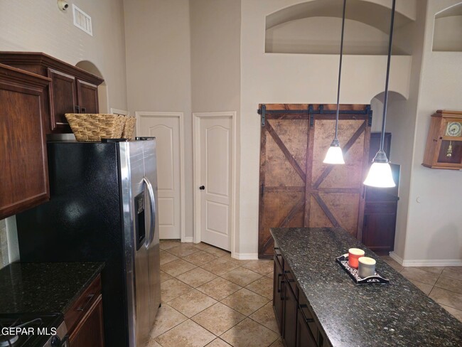 Building Photo - 14660 Spanish Point Dr