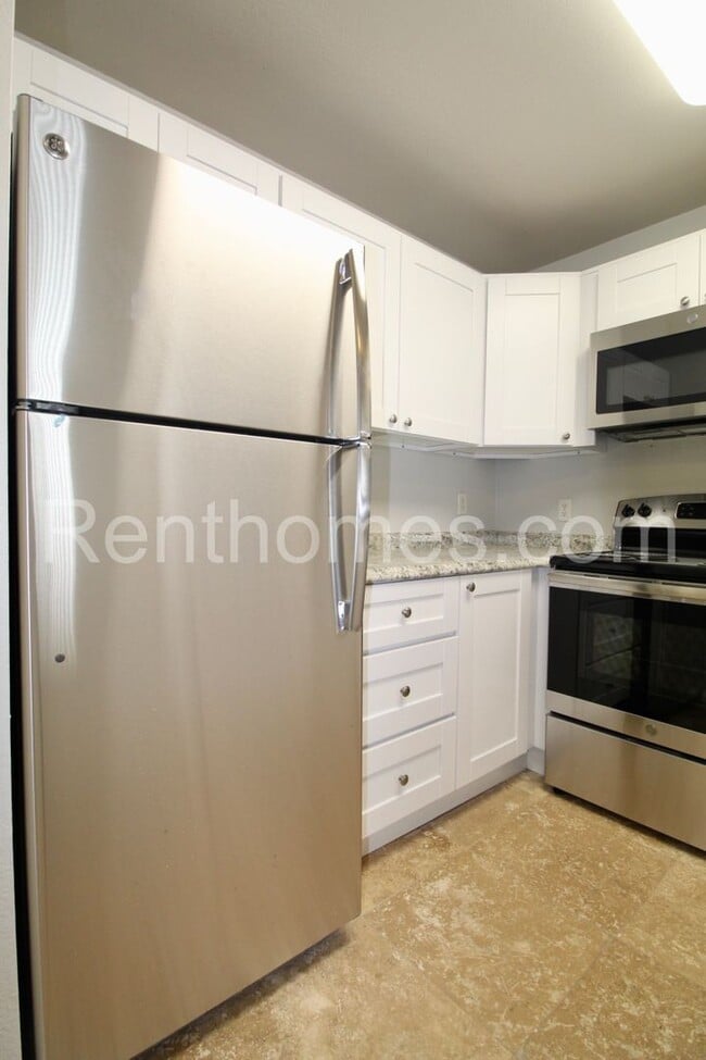 Building Photo - La Jolla/UTC, 3550-6225 Lebon Drive, Remod...