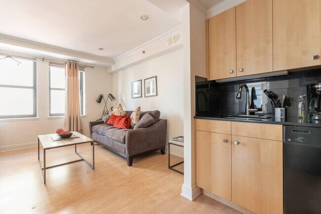 Building Photo - 201 W 58th St