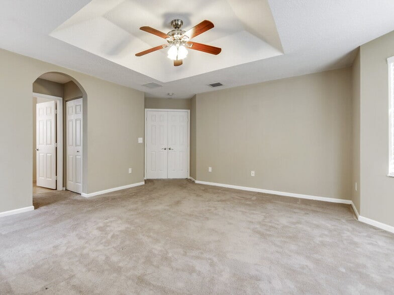 Building Photo - 1603 Briar Oak Dr