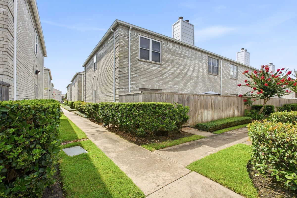 Building Photo - 7719 Cambridge St