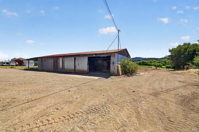 Building Photo - 4980 Dry Creek Rd