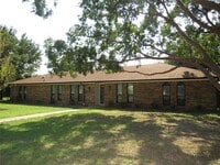 Building Photo - 2001 Pembrooke Pl