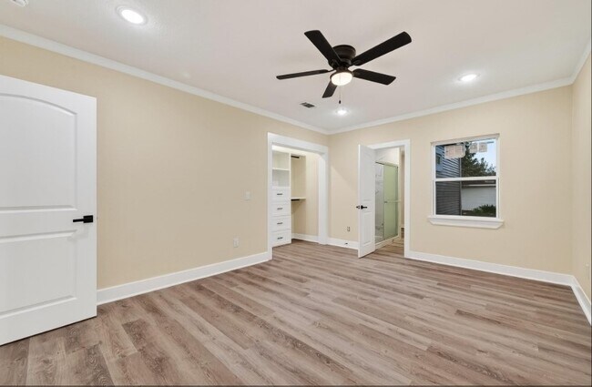 Building Photo - 2725 Avenue F