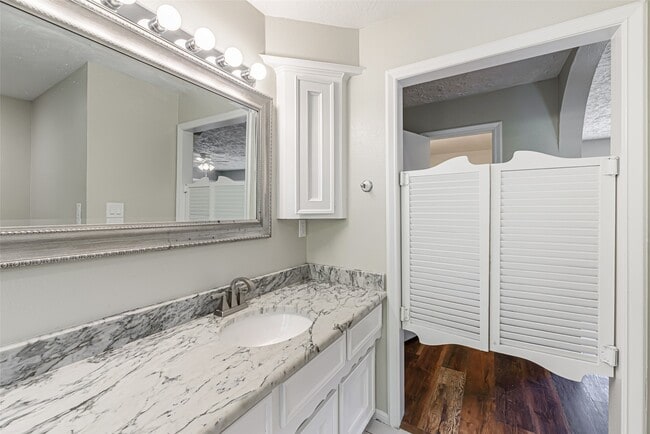 Building Photo - 102 Butlers Ct