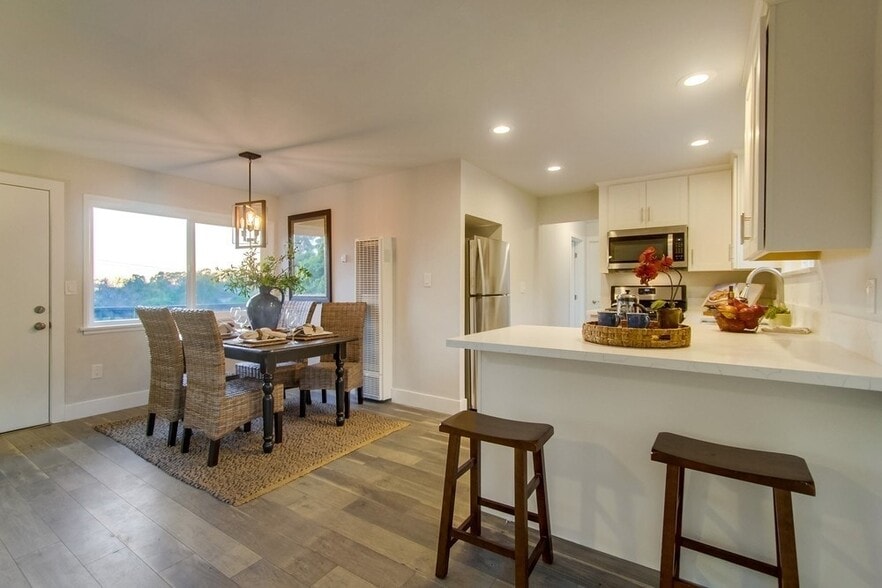 Building Photo - 603 Sunset Dr