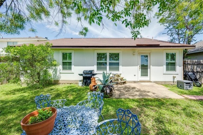 Building Photo - 18325 Maxa Dr