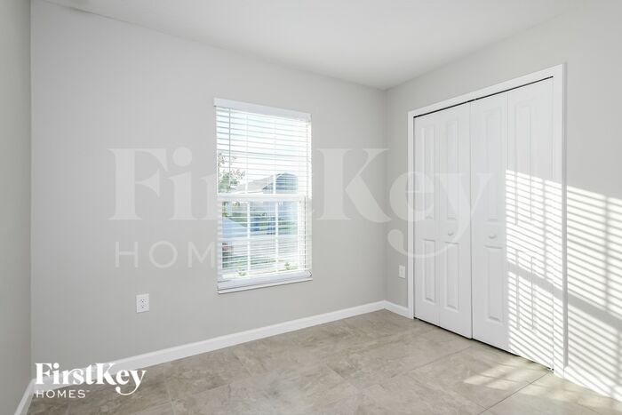 Building Photo - 421 Earhart Dr