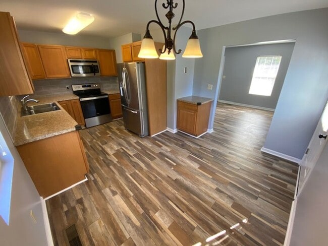 Building Photo - Rural & Adorable Rancher for Rent on large lot!