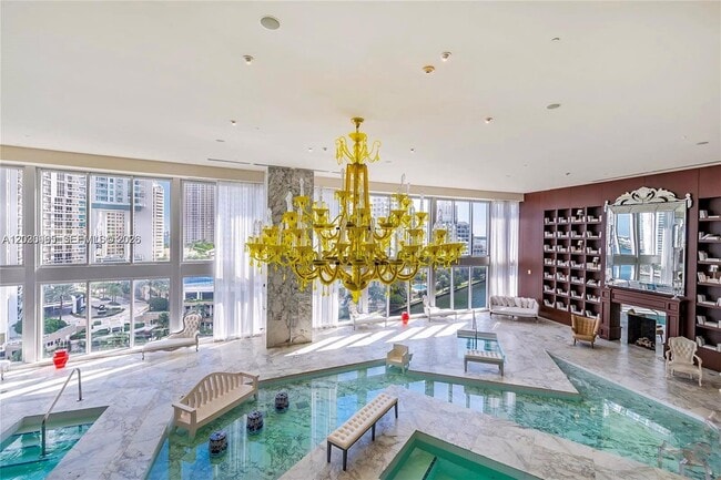 Building Photo - 475 Brickell Ave