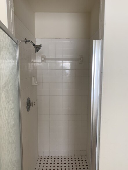 Building Photo - 9120 Rockrose Dr
