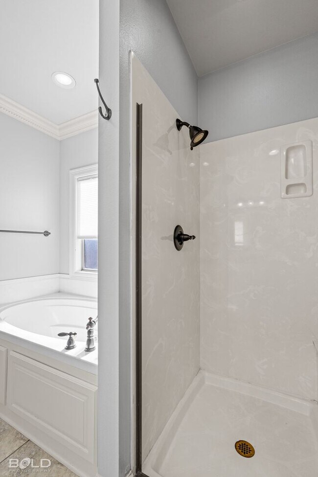 Building Photo - 135 Eagle Bend Way