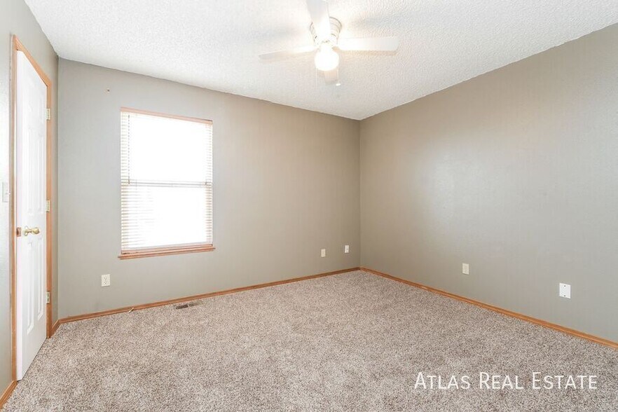 Building Photo - 1107 White Stone Way