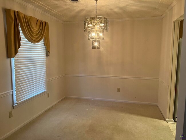 Building Photo - 213 Westwood Dr