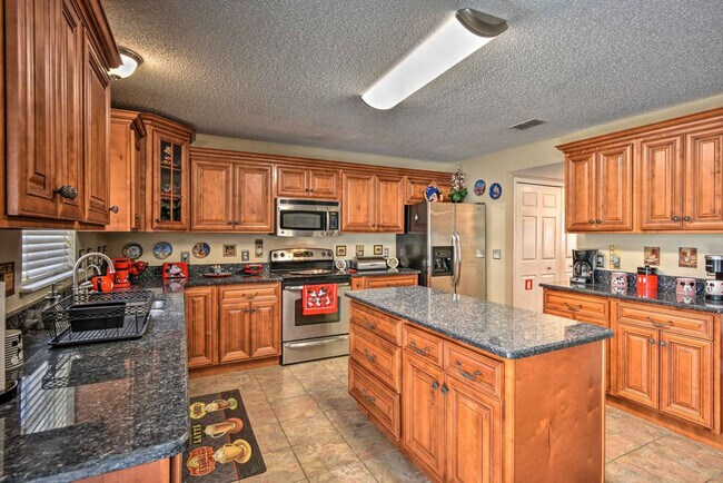 Building Photo - 407 Samuel St