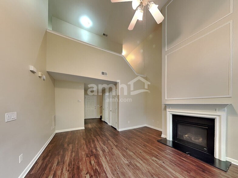 Building Photo - 219 Highland Falls Dr