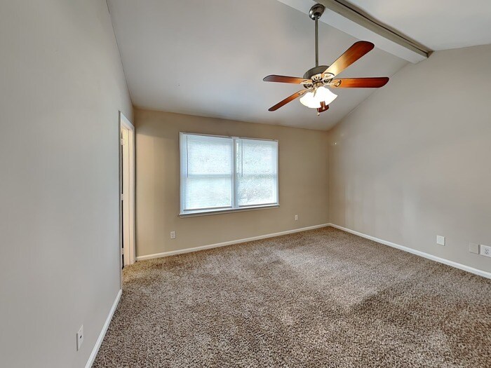 Building Photo - 2818 Dellinger Dr