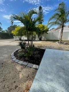 Building Photo - 2159 Bougainvillea St