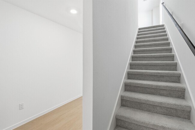 Building Photo - 26914 Dalmatian Bellflower Dr