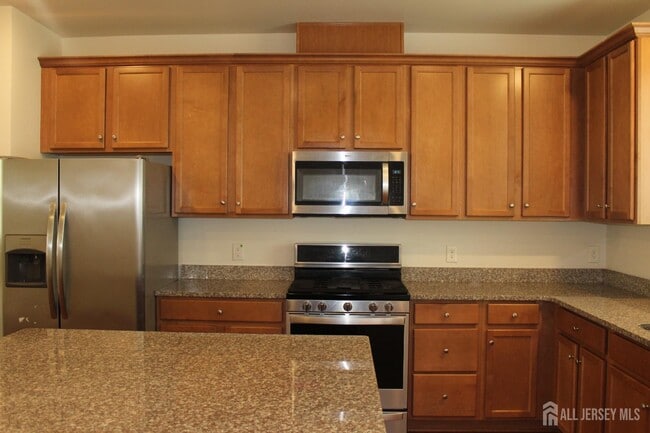 Building Photo - 6 Bond St