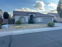 Building Photo - Great Central Gilbert Home