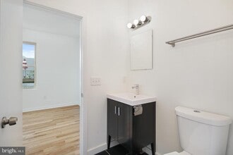 Building Photo - 1918 E Cumberland St