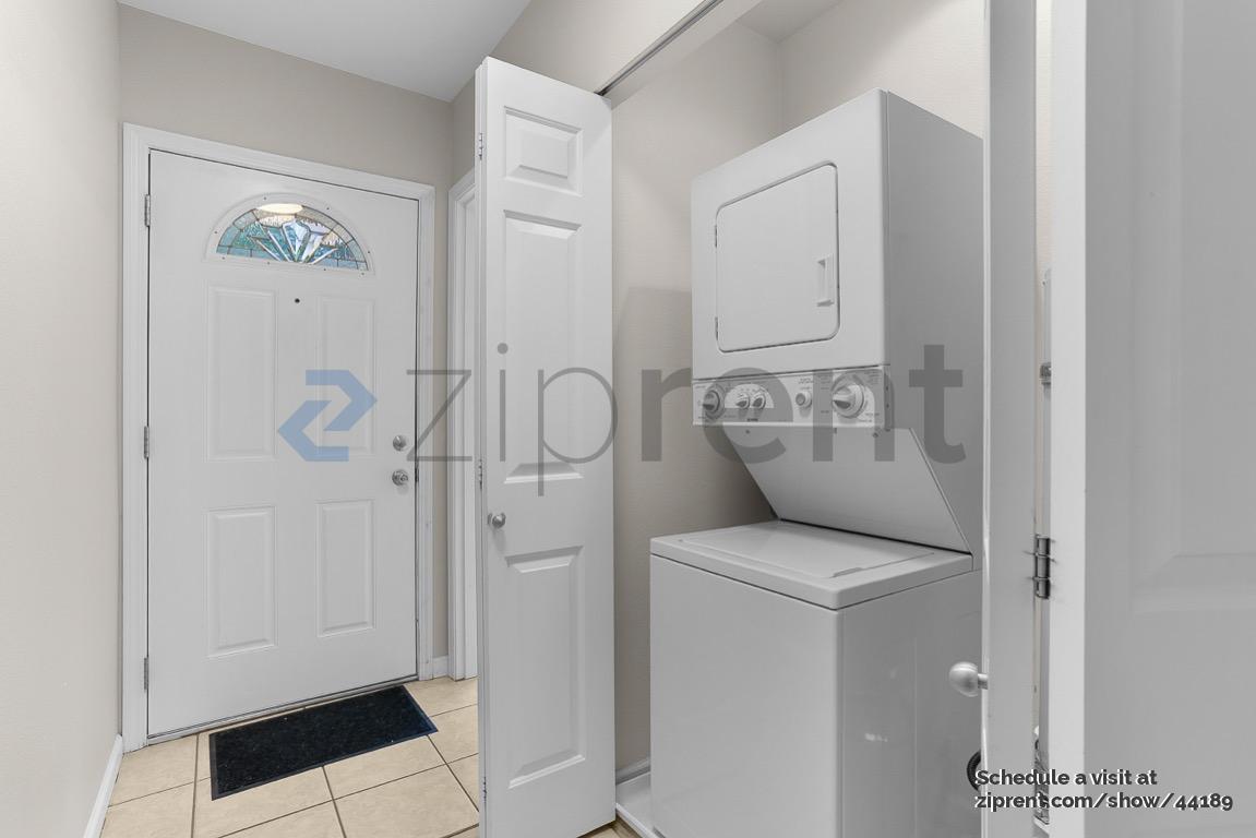 Building Photo - 627 W Mercer Pl