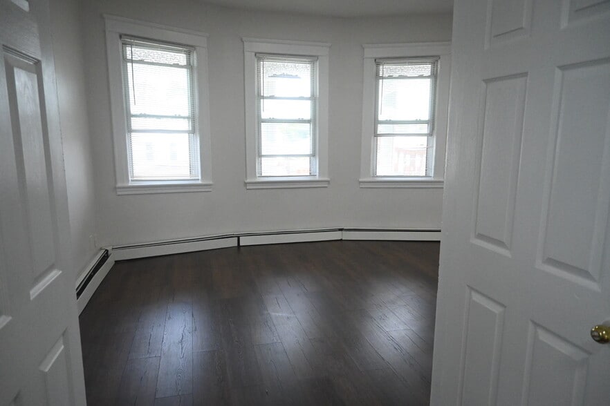 Room 1 - 51 Bogart Ave