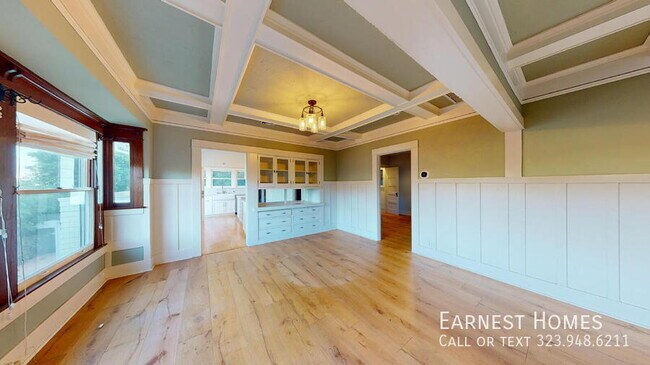Building Photo - 2256 Ewing St