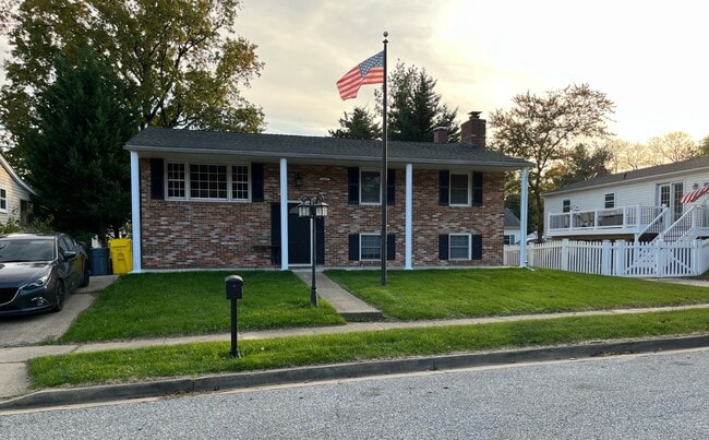 Building Photo - 243 Turnwood Dr