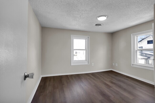 Building Photo - 605 1st Ave