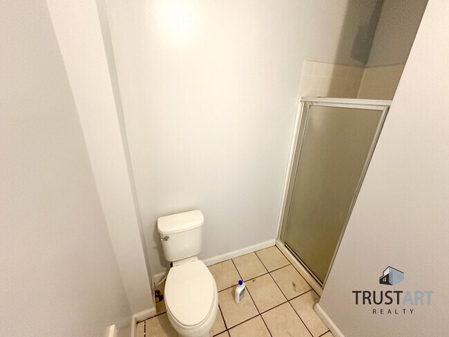 Building Photo - 8 bedroom house in North Central Philadelp...