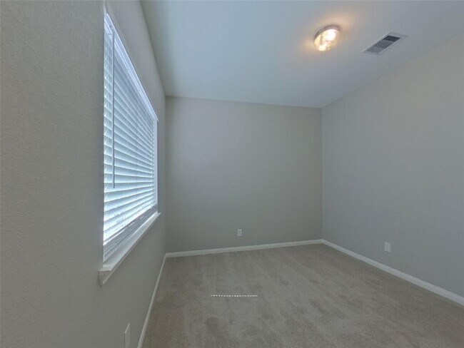 Building Photo - 14090 Waukegan Way S