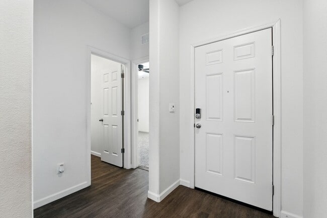 Building Photo - Modern, solar-ready, 3 bed / 2 bath House ...
