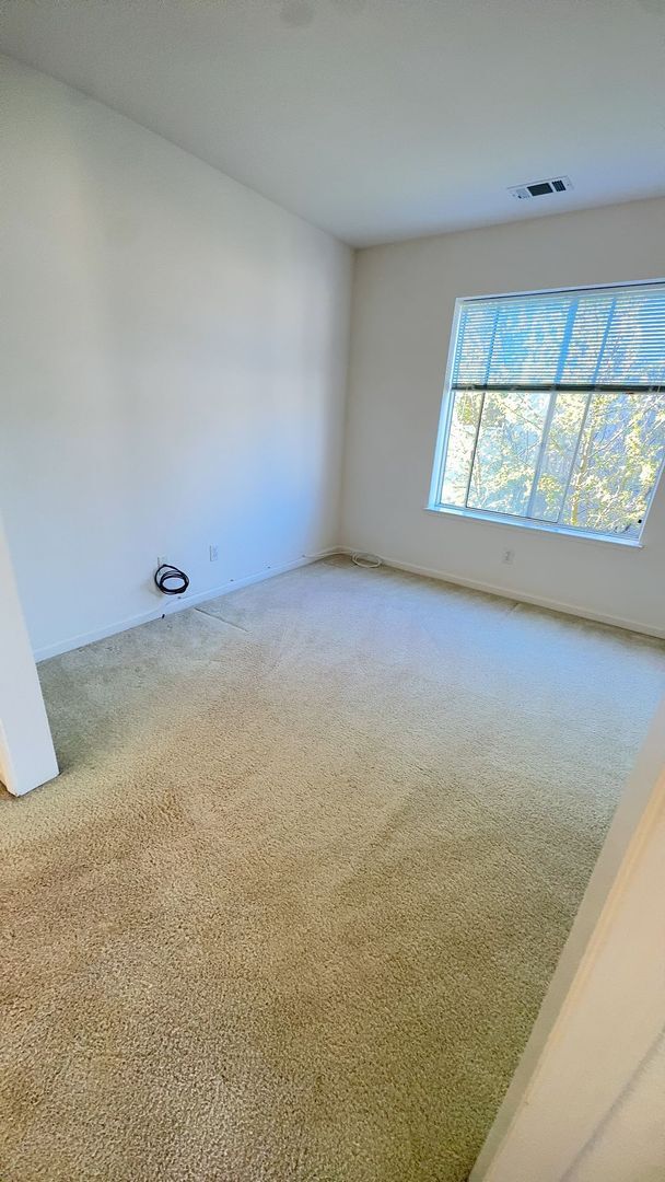 Building Photo - OPEN HOUSE SATURDAY 3/21/26 from 2:00-3:00pm