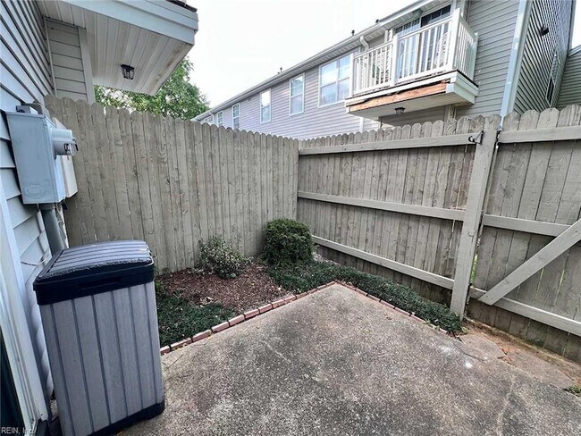 Building Photo - 4930 Cypress Point Cir