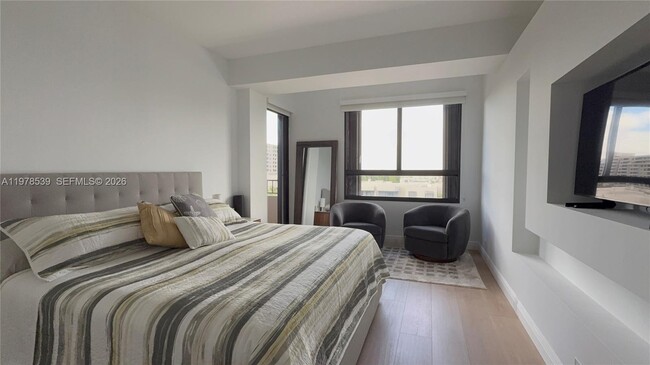 Building Photo - 251 Crandon Blvd