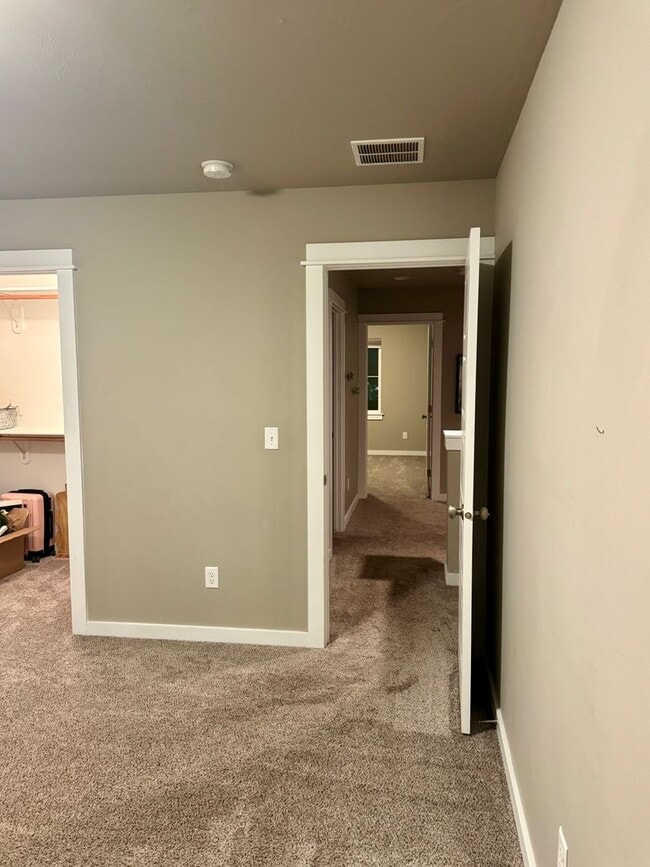 Building Photo - Chic & Comfortable 3-Bed Home in Bozeman’s King Arthur Park