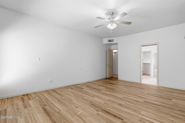 Building Photo - 6141 Loma De Cristo Dr