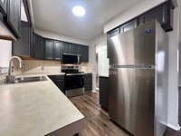 Building Photo - 607 Clayton Ave NW