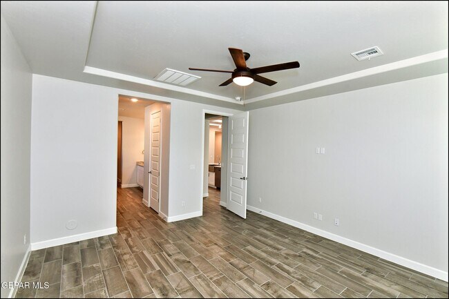 Building Photo - 13146 Cleethorpes St