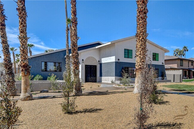 Building Photo - 2685 S Tenaya Way