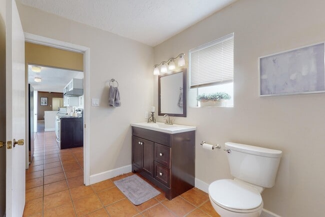 Building Photo - 1613 Morningside Dr NE