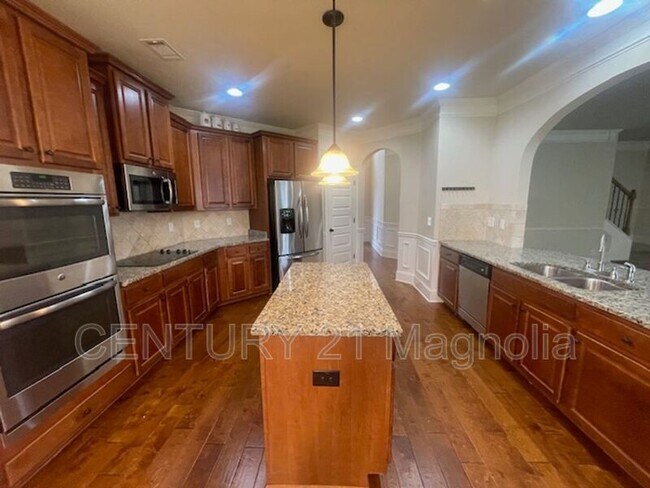 Building Photo - 2457 Sunflower Dr