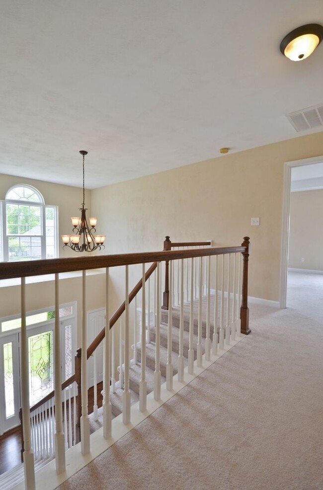 Building Photo - Discover your dream home in Virginia Beach!