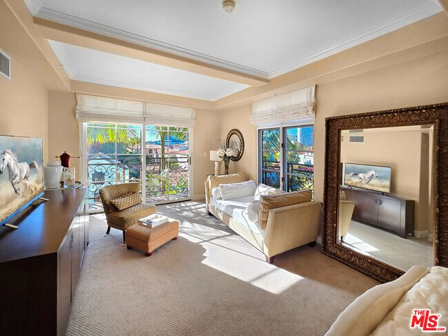 Building Photo - 10795 Wilshire Blvd