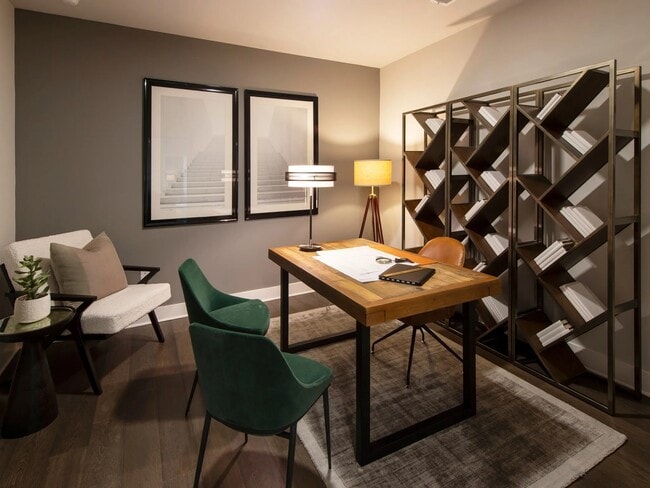 Building Photo - 510 W 20th St